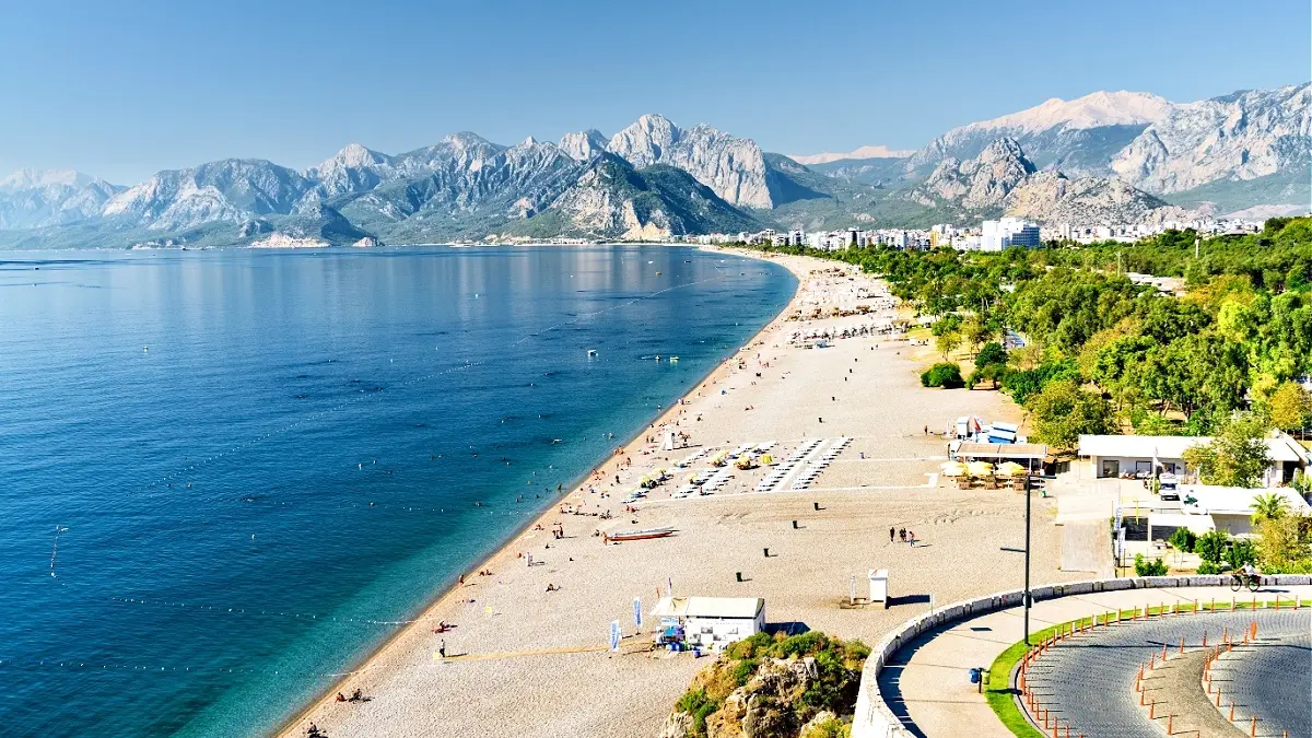 Konyaaltı: Antalya’nın Doğal Güzellikleriyle Öne Çıkan Plaj Cenneti - ICON TURIZM - CONCIERGE EXCLUSIVE SERVICE 